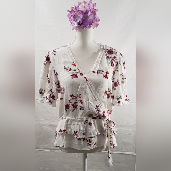 AMERICAN RAG Puff Sleeve Wrap Floral Top - Picture 1 of 9